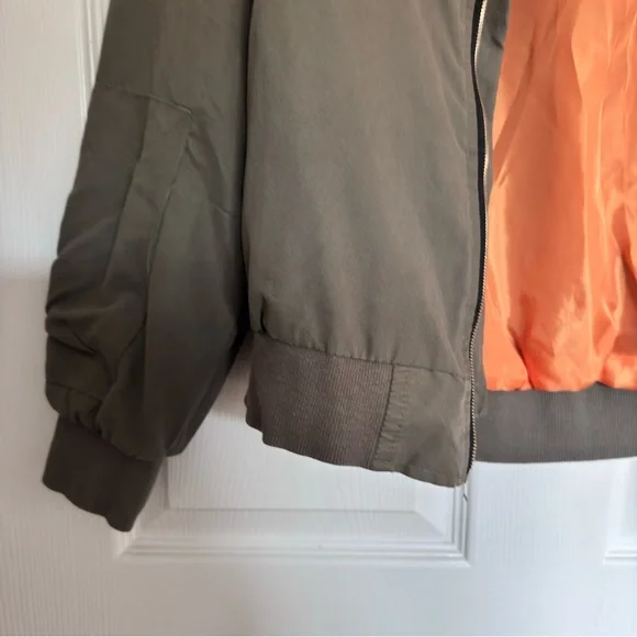 Green Zip-Up Bomber Jacket size small - Picture 6 of 11